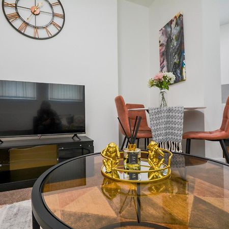 Stylish Suite With Free Parking Манчестер Экстерьер фото
