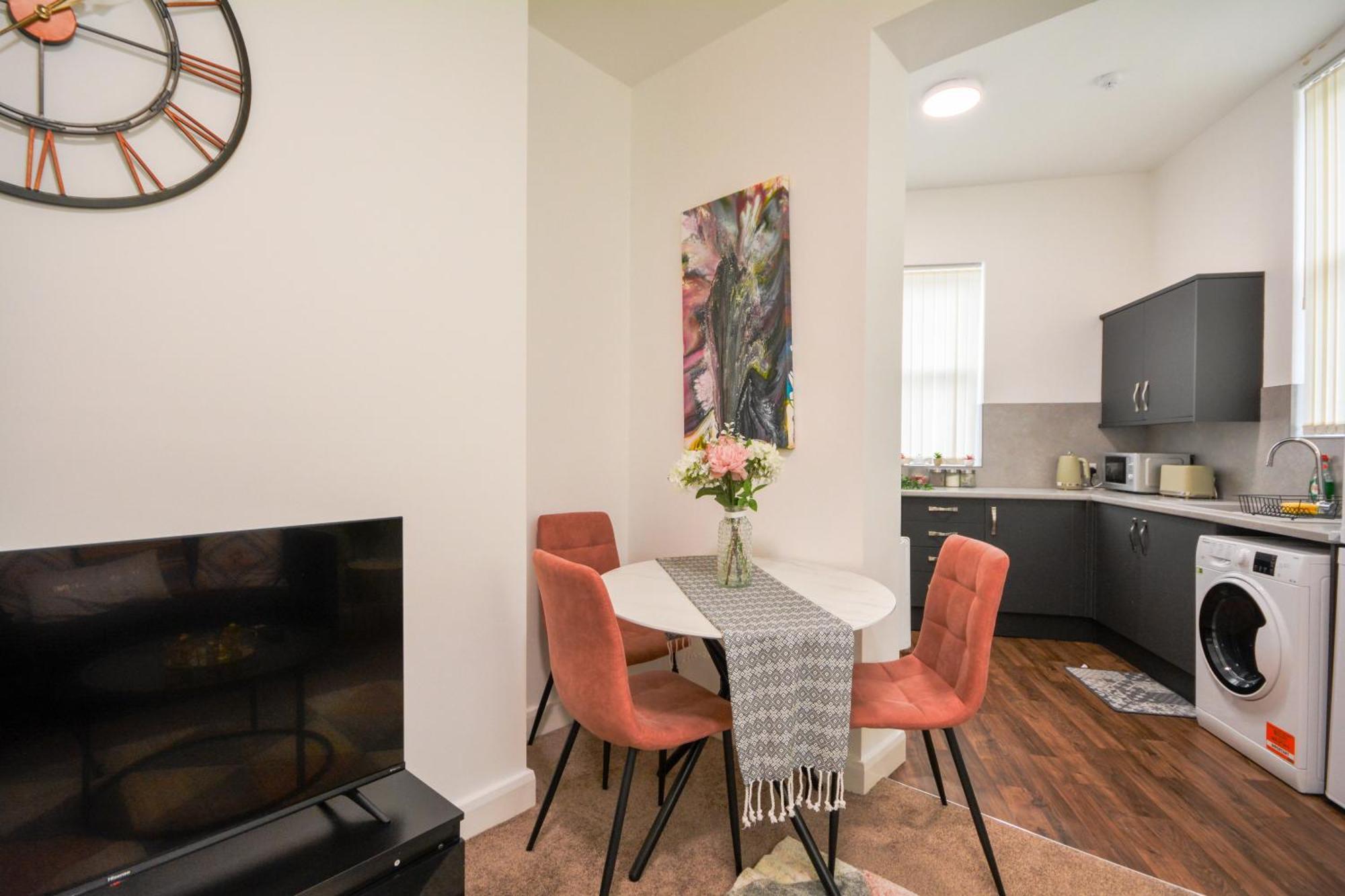 Stylish Suite With Free Parking Манчестер Экстерьер фото