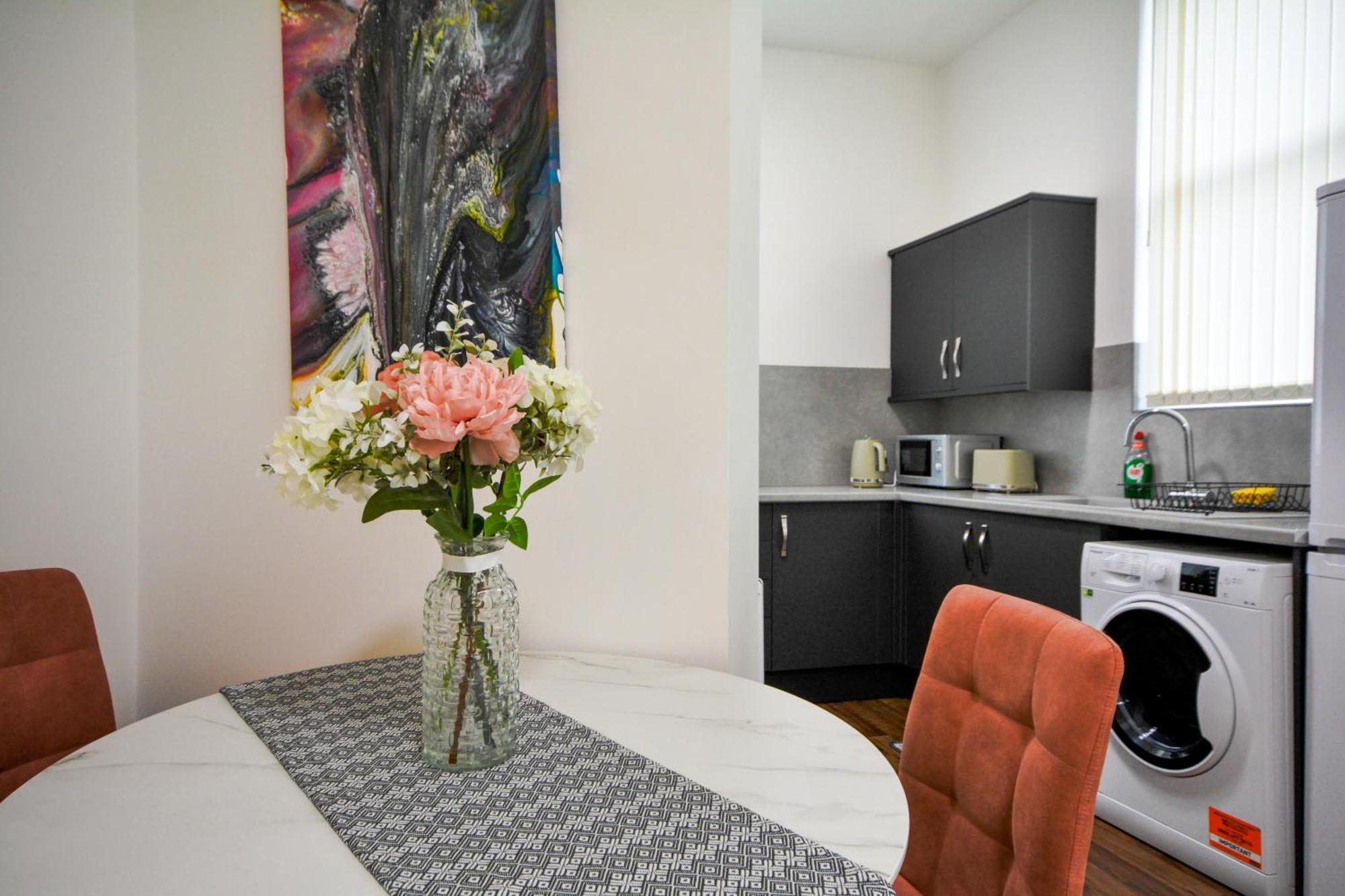 Stylish Suite With Free Parking Манчестер Экстерьер фото