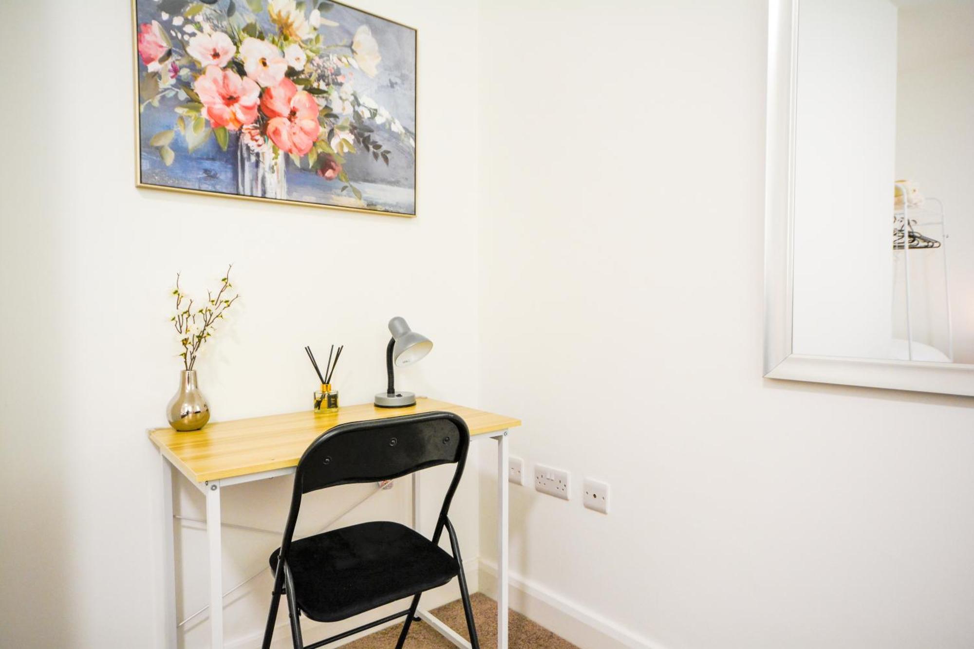 Stylish Suite With Free Parking Манчестер Экстерьер фото